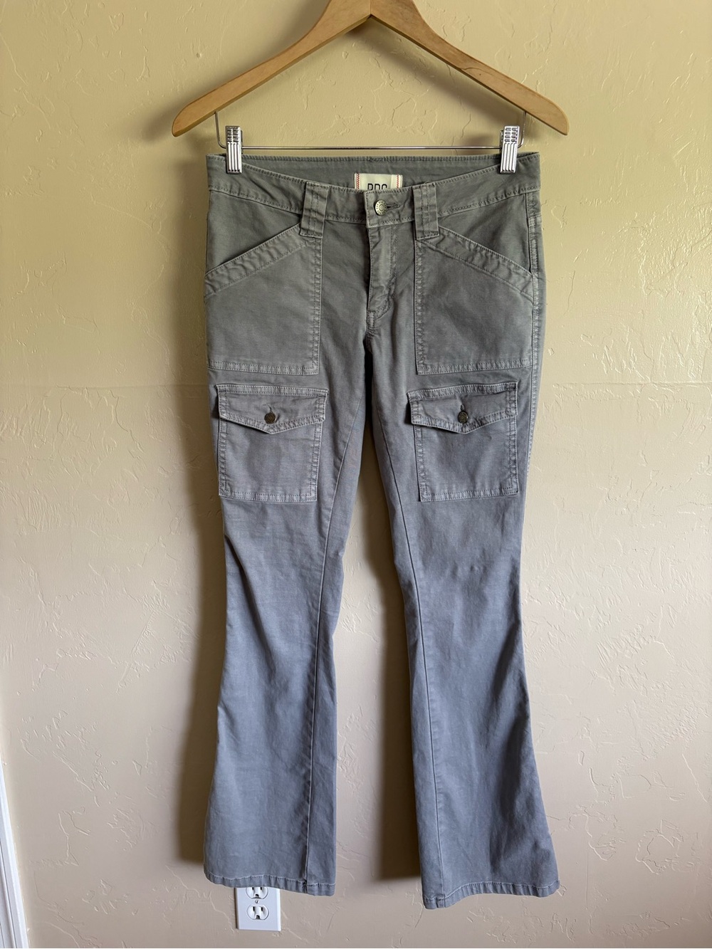 BDG x Urban Outfitters Low Rise Cargo Canvas Bootcut Utility Pants Grey 25